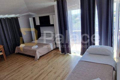vila-sa-grijanim-bazenom-konobom-i-apartmanima-zemunik-donji_12