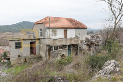 povoljno-kuca-za-renovaciju-s-okucnicom-pirovac-kasic-122-m2_1
