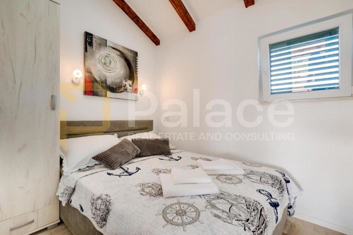 Image No.11-2 Bed House for sale