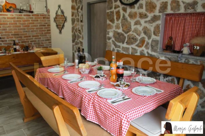 Image No.13-2 Bed House for sale