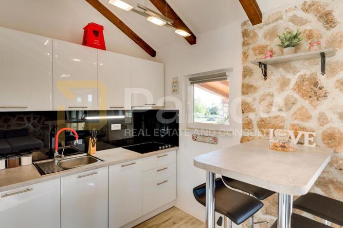 Image No.9-2 Bed House for sale