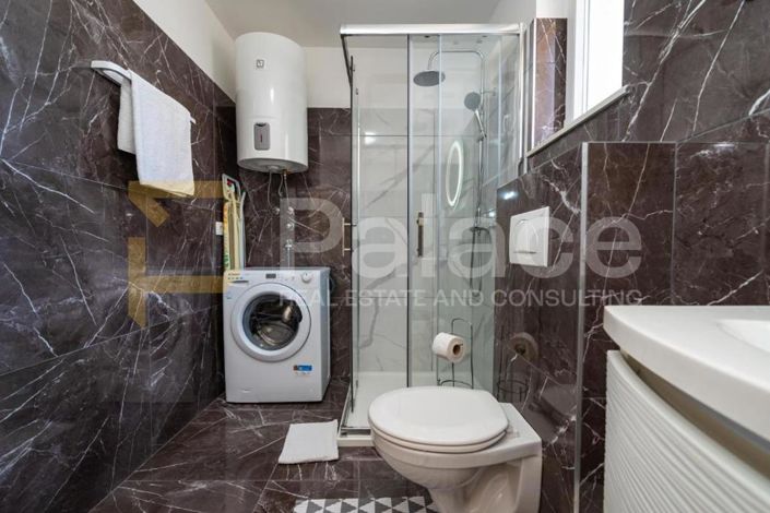 Image No.12-5 Bed House for sale