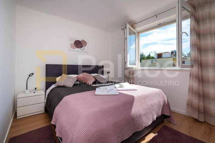 Image No.27-5 Bed House for sale
