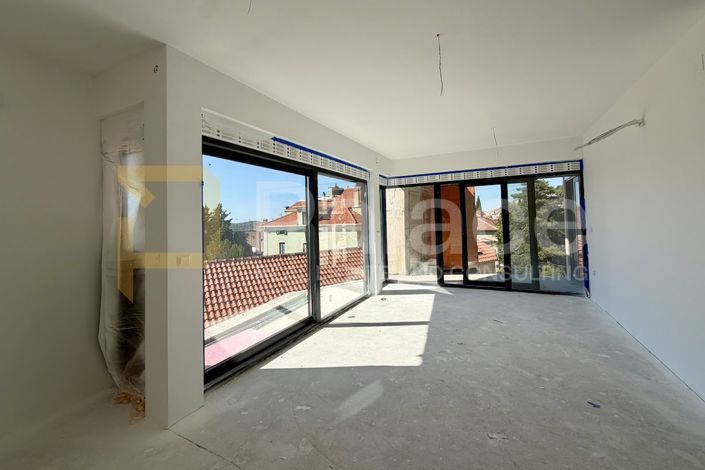 Image No.12-3 Bed Apartment for sale