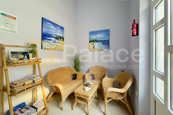 Image No.6-10 Bed House for sale