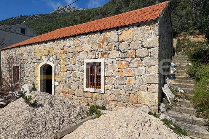 Image No.10-1 Bed House for sale