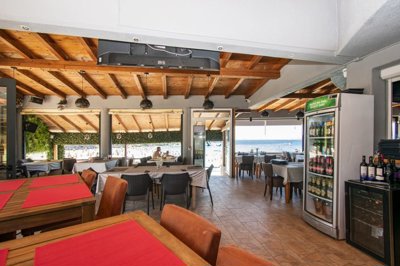 prilika-u-murteru-restoran-na-plazi-s-uhodanim-poslovanjem_4