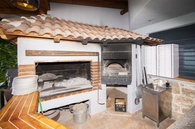 prilika-u-murteru-restoran-na-plazi-s-uhodanim-poslovanjem_8