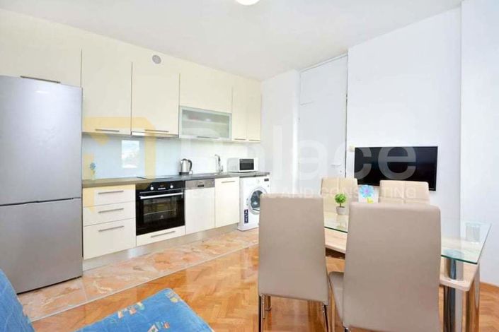 Image No.2-Appartement de 2 chambres à vendre à Split