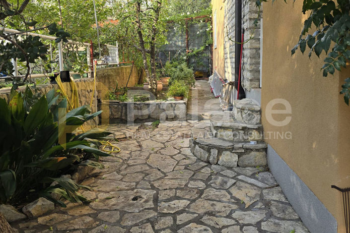 Image No.15-4 Bed House for sale