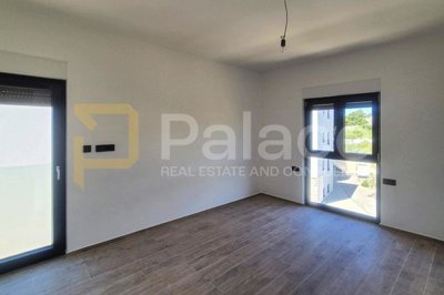 rogoznica-trosoban-stan-s-terasom-i-pogledom-na-more-130m2_9
