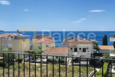 rogoznica-prostran-trosoban-stan-s-pogledom-na-more-130m2_11