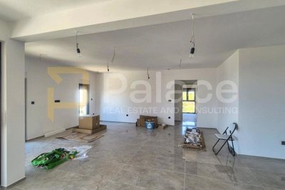rogoznica-prostran-trosoban-stan-s-pogledom-na-more-130m2_5