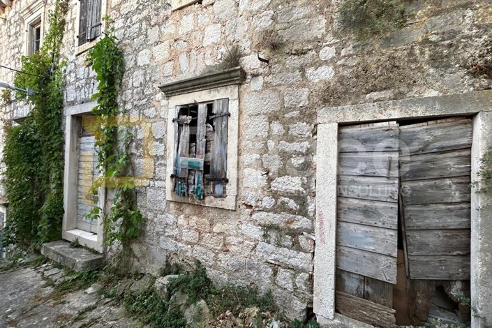 Image No.3-8 Bed House for sale