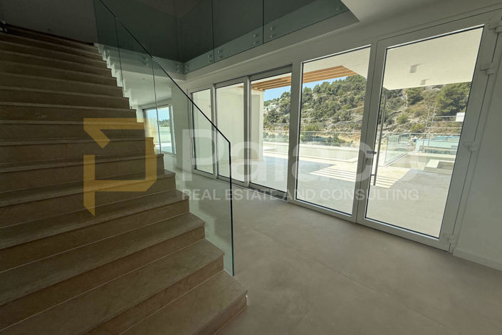 Image No.3-4 Bed Villa for sale