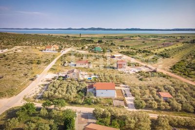gradjevinsko-zemljiste-s-dozvolom-i-projektom-pogled-na_1