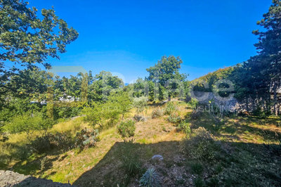 zemljiste-900-m-s-pogledom-na-more-mirna-lokacija_2