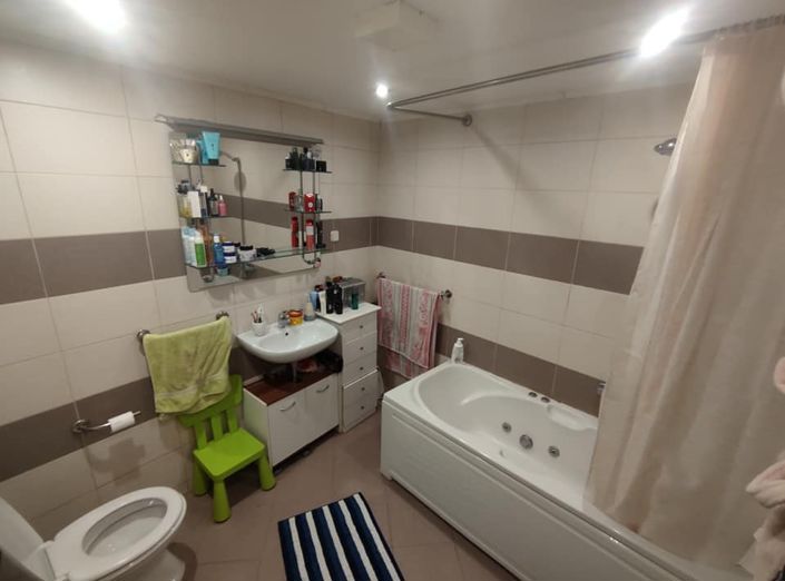Image No.6-3 Bed House for sale