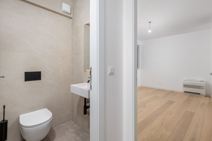 Image No.10-3 Bed Apartment for sale