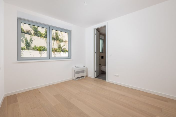 Image No.3-3 Bed Apartment for sale