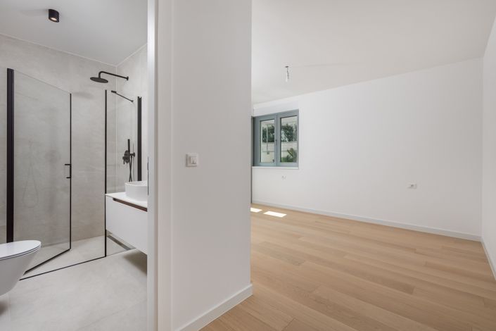 Image No.10-3 Bed Apartment for sale