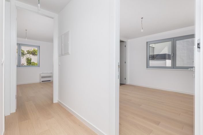 Image No.10-3 Bed Apartment for sale
