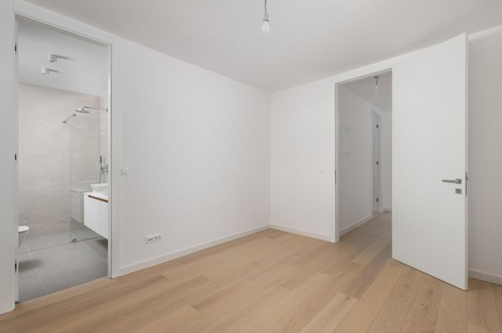 Image No.8-3 Bed Apartment for sale