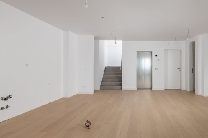 Image No.22-4 Bed Apartment for sale