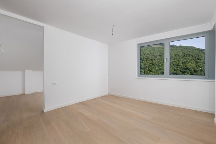 Image No.25-4 Bed Apartment for sale