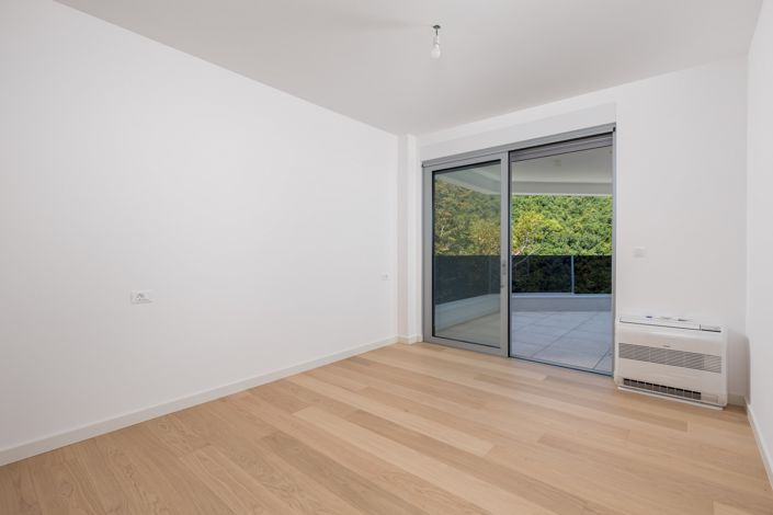 Image No.3-6 Bed Apartment for sale