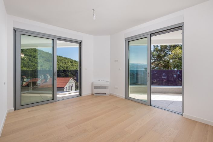Image No.10-3 Bed Apartment for sale