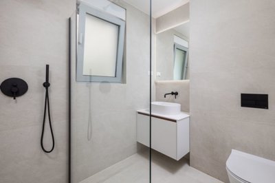 elegantan-stan-u-opatiji-s-modernim-sadrzajima-garaza-i-vrt_6