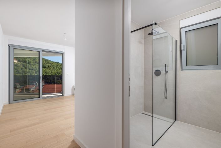 Image No.9-3 Bed Apartment for sale