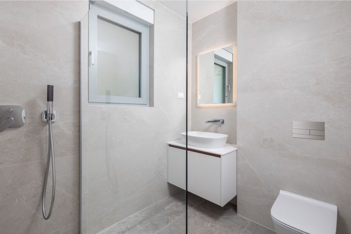 Image No.10-6 Bed Apartment for sale
