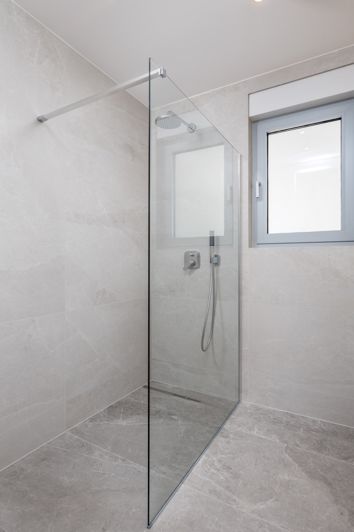 Image No.12-6 Bed Apartment for sale