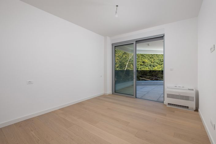 Image No.2-6 Bed Apartment for sale