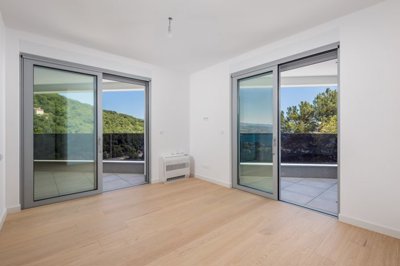prestizan-duplex-stan-u-opatiji-s-pogledom-na-more-i-garazom_3
