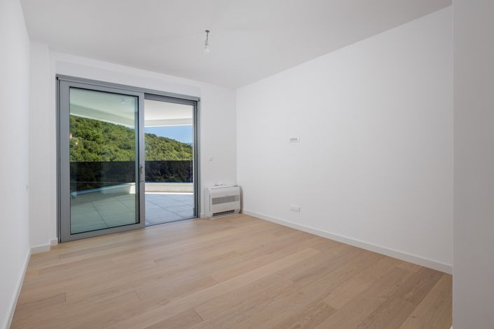 Image No.5-6 Bed Apartment for sale
