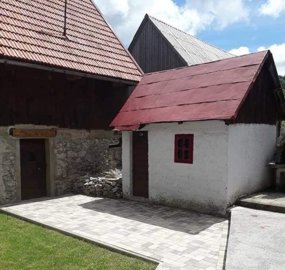 kuca-u-mrkoplju-u-blizini-skijalista-gorski-kotar-170m2_2