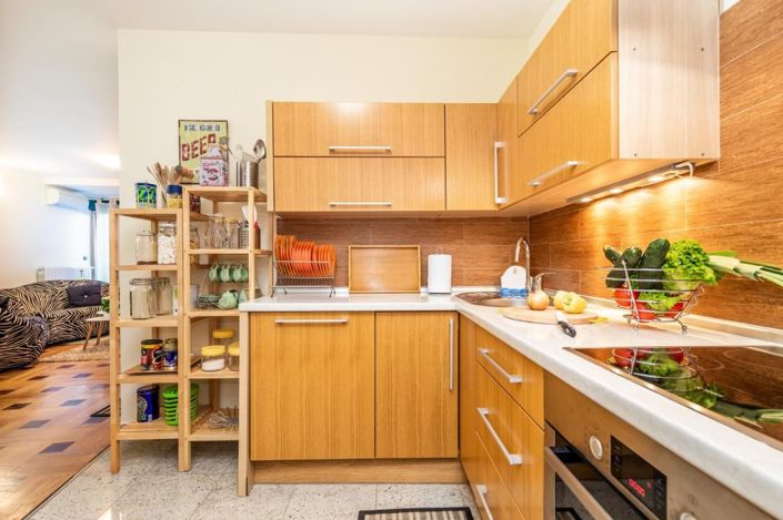 Image No.19-12 Bed House for sale