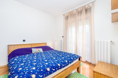 predivna-vila-s-tri-prostrana-apartmana-i-bazenom-opatija_6