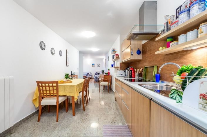 Image No.9-12 Bed House for sale