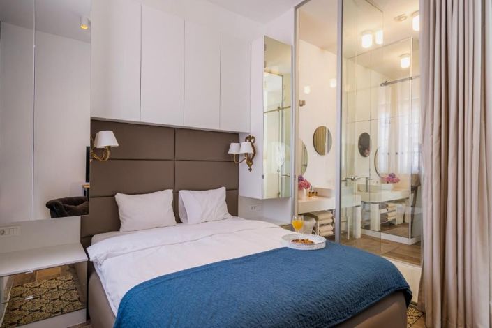 Image No.15-10 Bed Apartment for sale