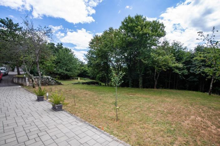Image No.9-6 Bed House for sale