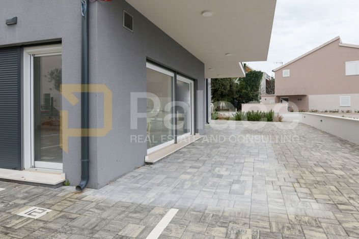 Image No.7-Commercial for sale