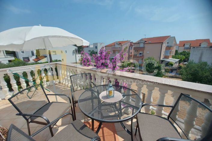 Image No.2-Maison de 8 chambres à vendre à Vodice