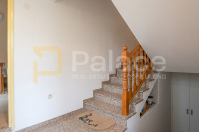 odrzavana-kuca-s-apartmanima-i-dvoristem-500-m-od-mora_5