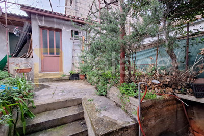 kuca-za-renovaciju-s-tri-jedinice-i-dvoristem-centar-splita_3