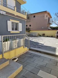 nin-apartmanska-kuca-na-samoj-obali_1