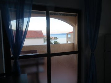 okrug-gornji-kuca-s-apartmanima-na-prodaju_11
